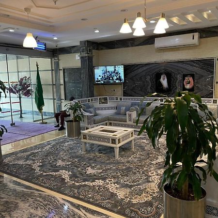 Al Manzil Almutmeez Aparthotel Jeddah Ngoại thất bức ảnh