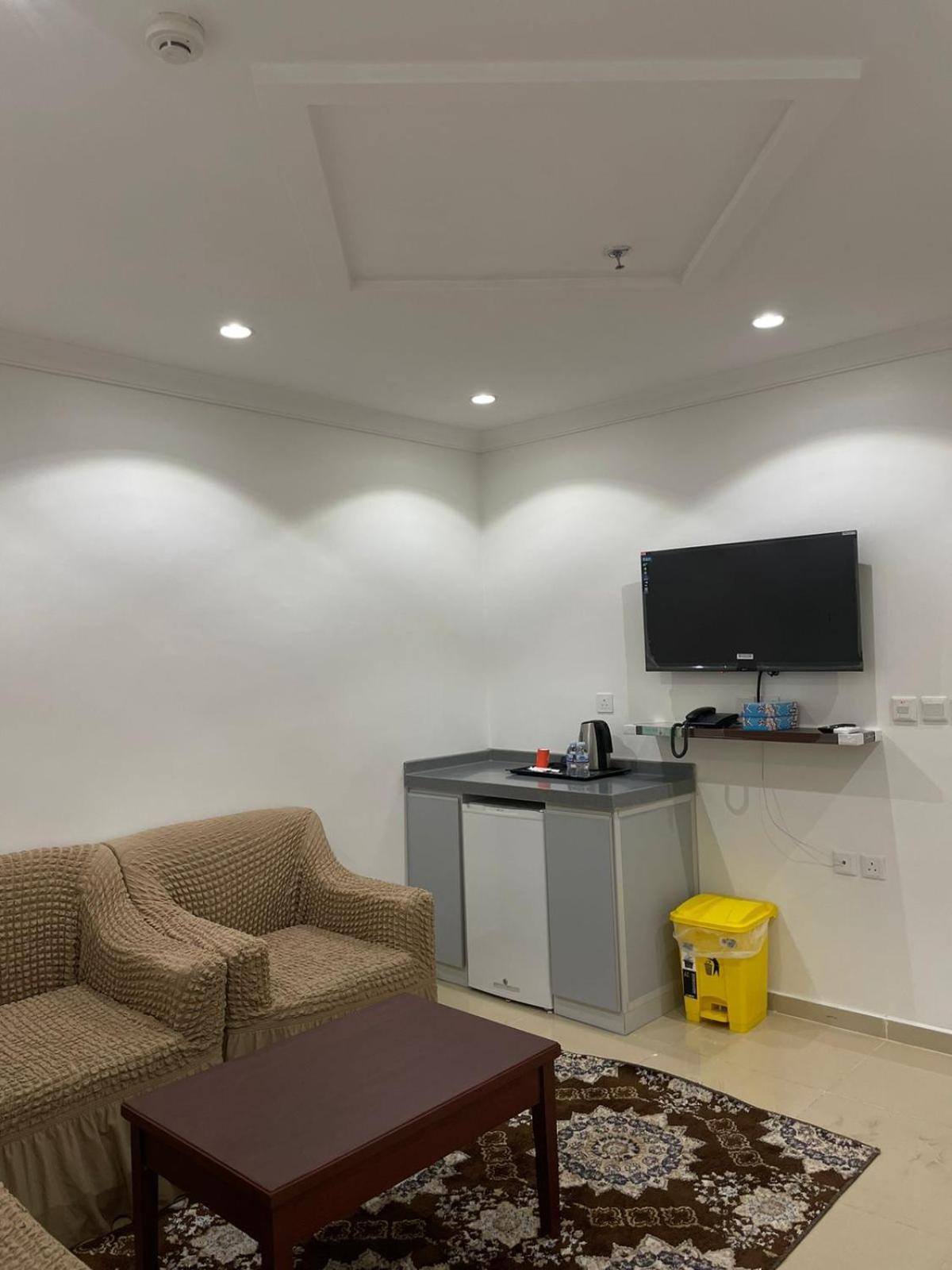 Al Manzil Almutmeez Aparthotel Jeddah Ngoại thất bức ảnh