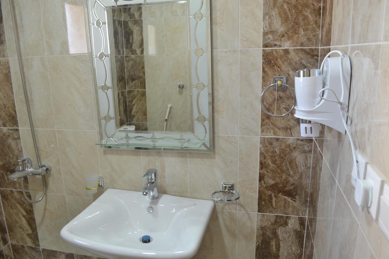 Al Manzil Almutmeez Aparthotel Jeddah Ngoại thất bức ảnh